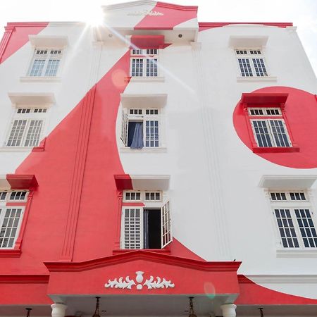 Oyo 1111 Pasar Baru Inn Джакарта Экстерьер фото