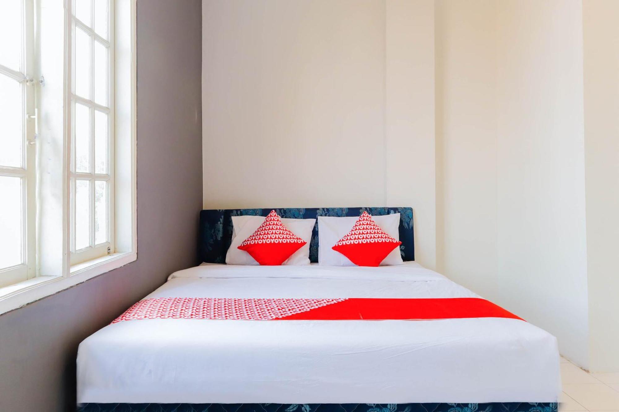 Oyo 1111 Pasar Baru Inn Джакарта Экстерьер фото