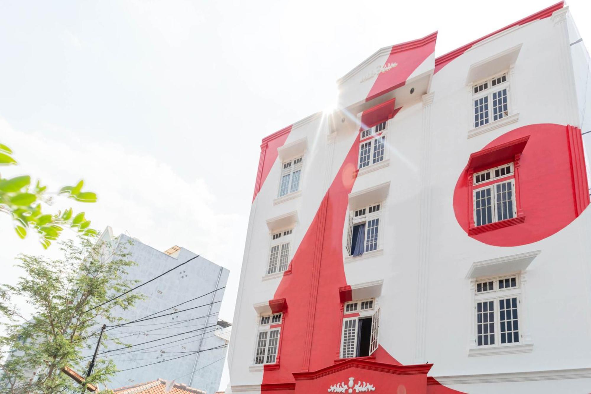 Oyo 1111 Pasar Baru Inn Джакарта Экстерьер фото