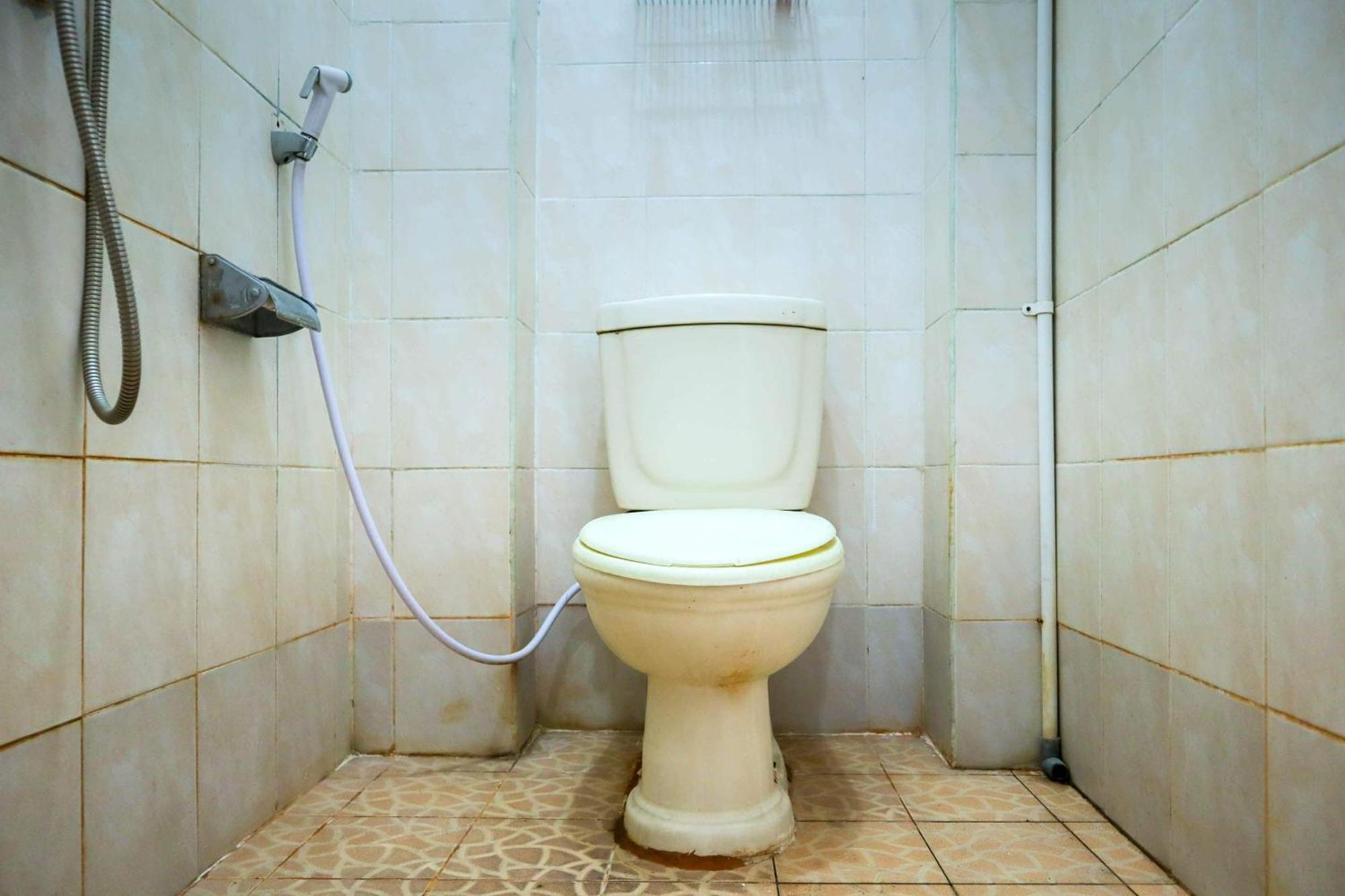 Oyo 1111 Pasar Baru Inn Джакарта Экстерьер фото